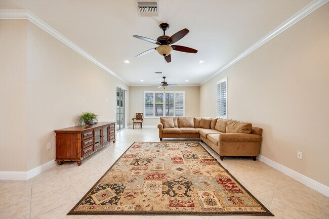 Foto del edificio - 13430 Kent St