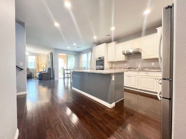 Building Photo - Beautifully upgraded house in Summerlin
