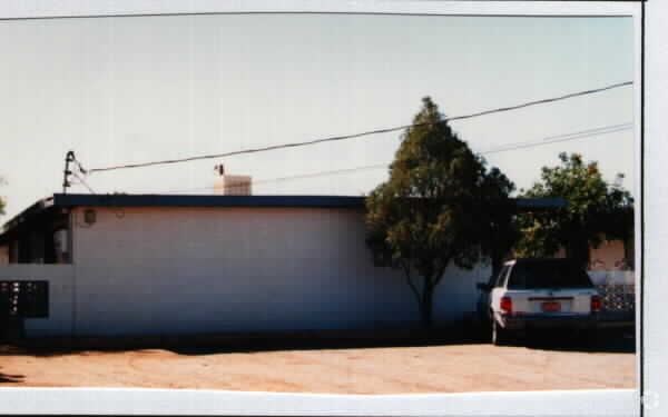 Primary Photo - 734-742 E Pastime Rd