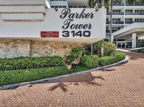 Building Photo - 3140 S Ocean Dr