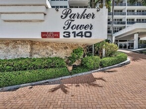 Building Photo - 3140 S Ocean Dr
