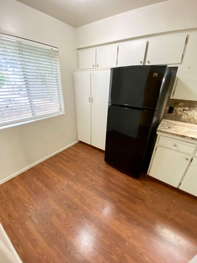 Foto del edificio - MOVE IN SPECIAL-NO RENT DUE UNTIL JANUARY 1, 2026 - 2 Bedroom 2 Bathroom in Central Phoenix