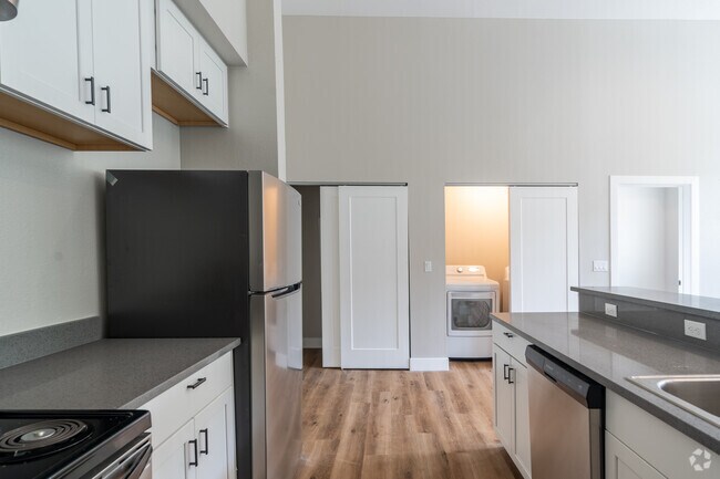 1HAB, 1BA - 745 ft² - Lincoln Building