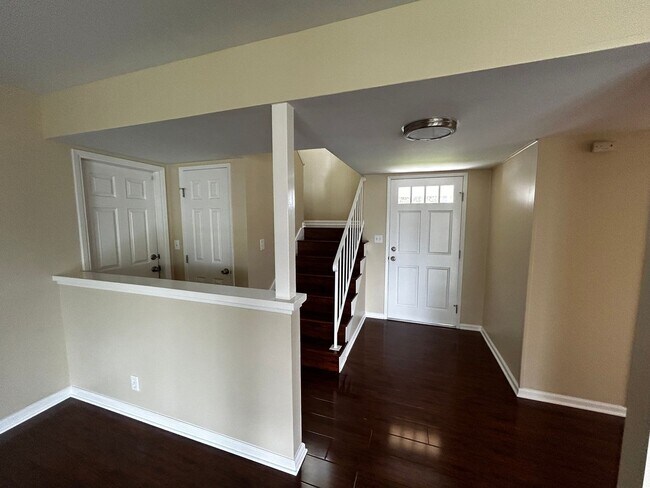 Building Photo - BEAUTIFUL HOME located in The Los Alamitos...