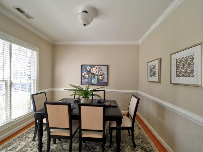 Foto del edificio - 1105 Banbury Woods Pl