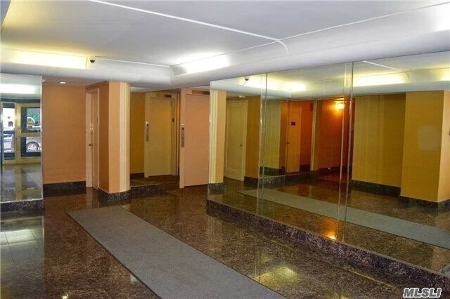 Foto del edificio - 99-21-99-67 67th Rd