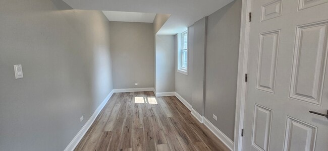 Building Photo - 3921 N Francisco Ave