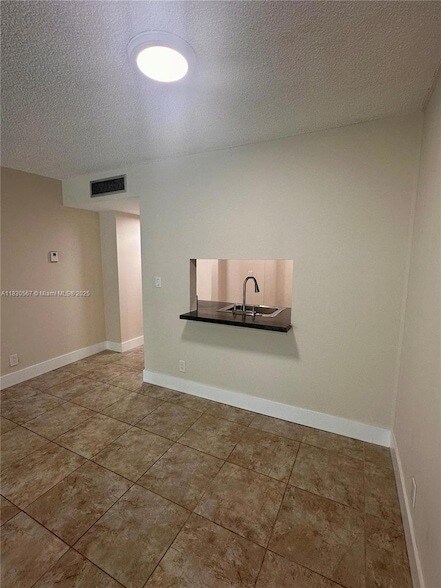 Foto del edificio - 2935 NE 163rd St