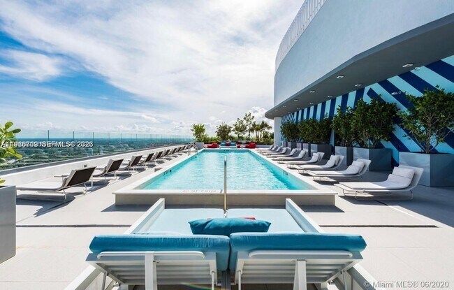 Foto del edificio - 55 SW 9th St