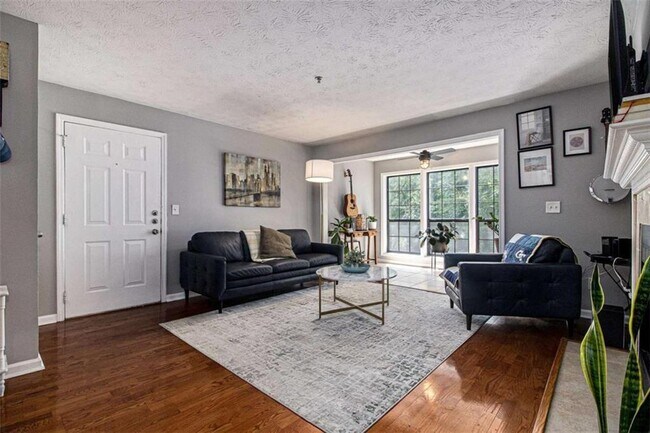 Foto del edificio - 4556 Vinings Central Trace SE