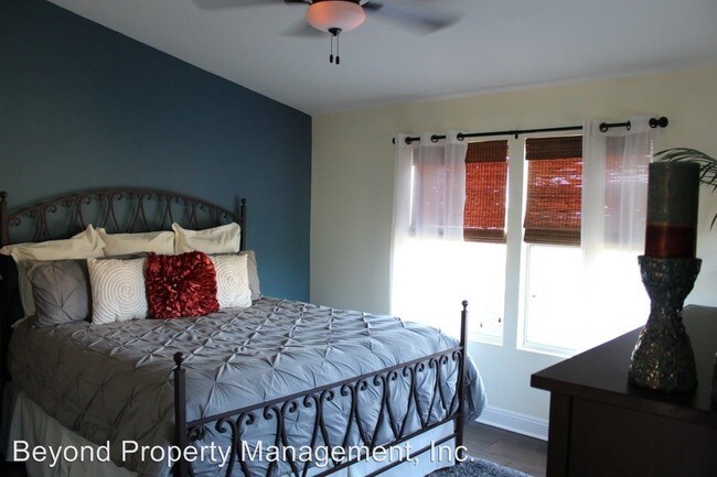 Building Photo - 3 br, 2.5 bath House - 6521 Daylily Dr.