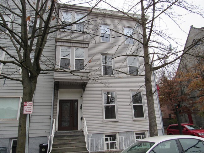 Foto del edificio - 1649 5th Ave