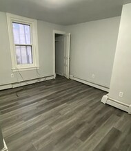 Building Photo - 339 King St