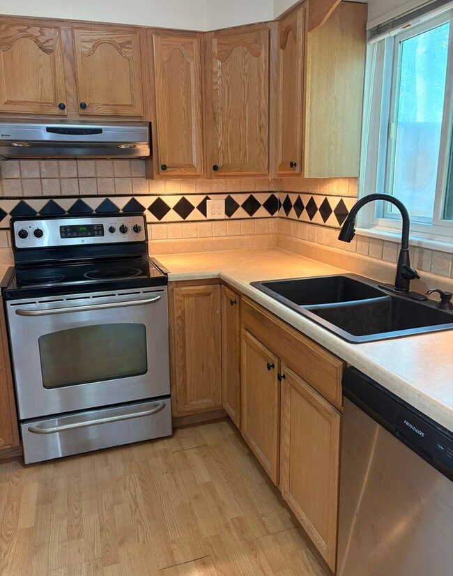 Building Photo - 920 Galen Dr