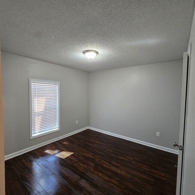 Foto del edificio - 6784 Rockingham Rd