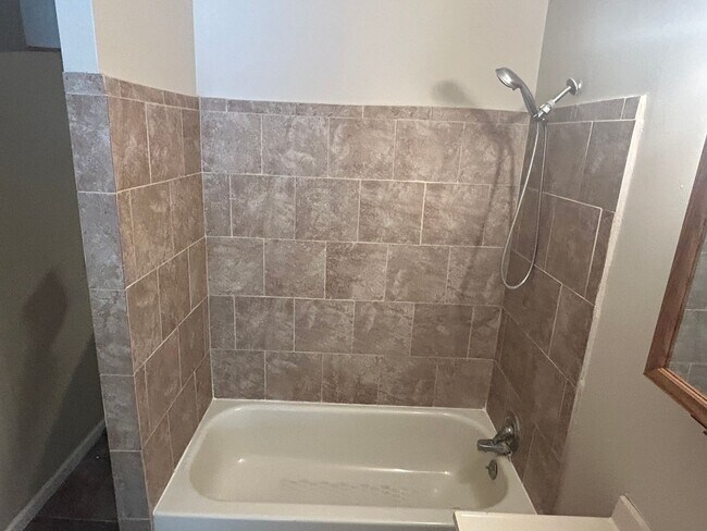 Foto del edificio - 1-bedroom apartment in Yorktown
