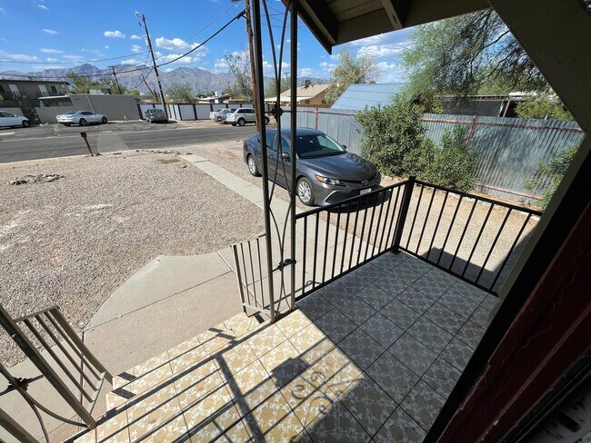 Building Photo - 4362 E 2nd St