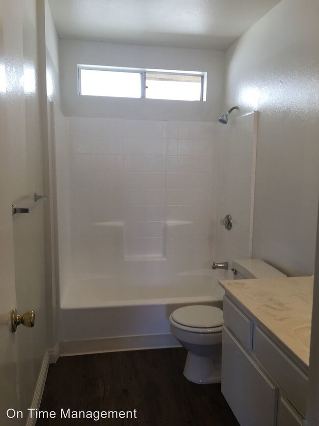 Building Photo - 731-733 St Louis Ave