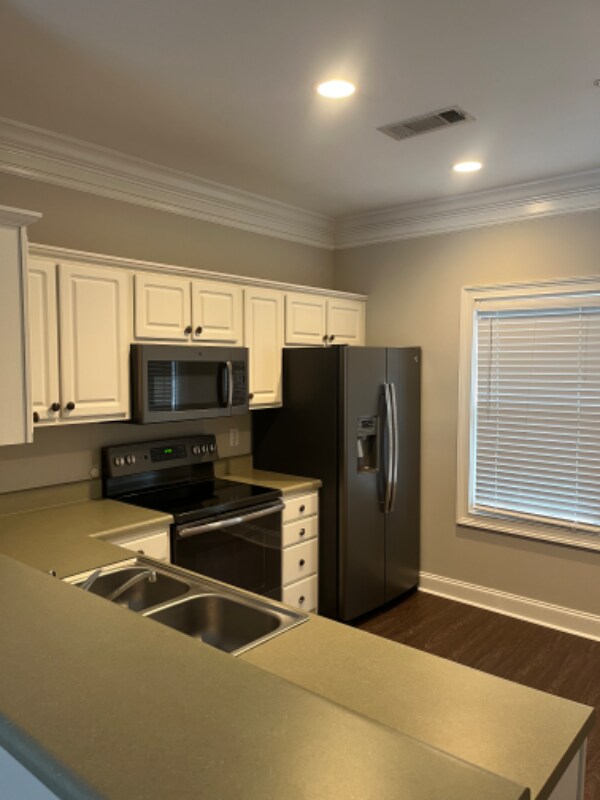 Building Photo - 101 Wood Lake Dr