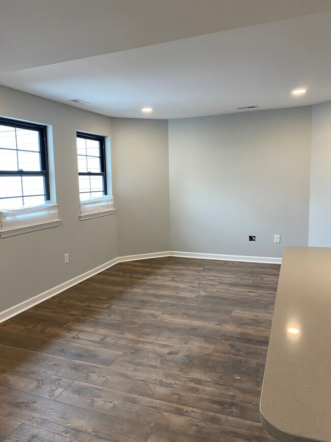 Living area - 263 S York Rd