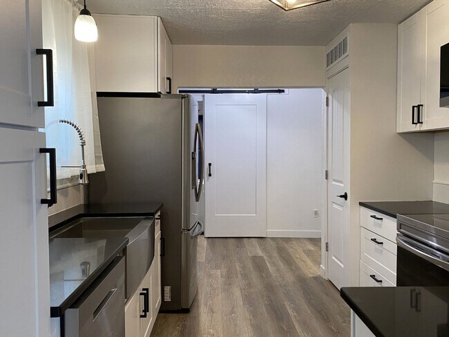 Foto del edificio - Remodeled Cottage