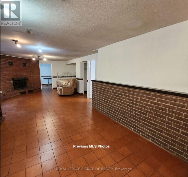 Building Photo - 2675 Sherhill Dr