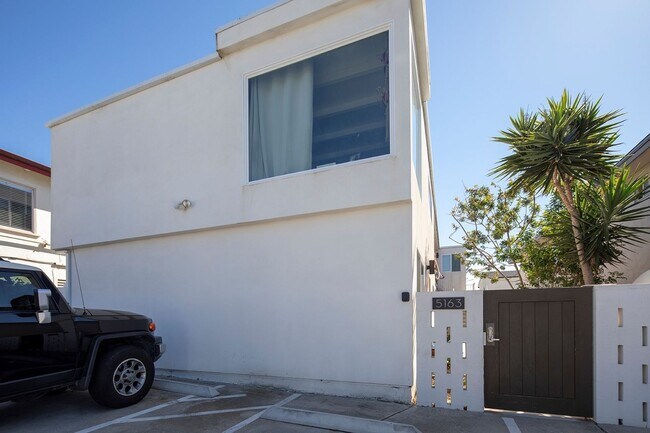 Foto del edificio - Modern Ocean Beach 1 Bed/1 Bath Apartment ...