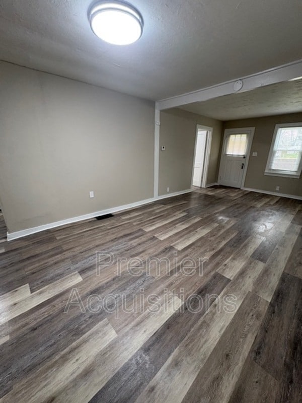 Photo - 507 Porter St House