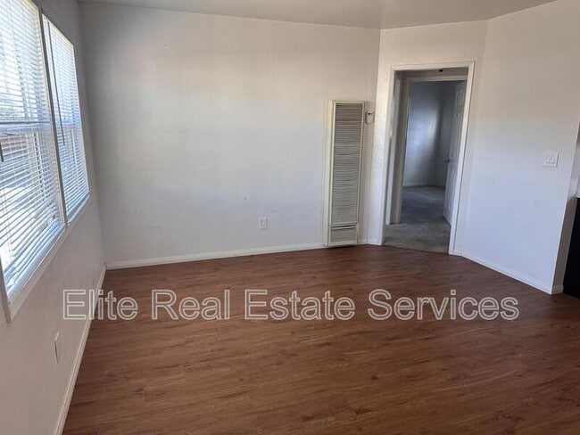 Foto del edificio - 234 Garrett Ave