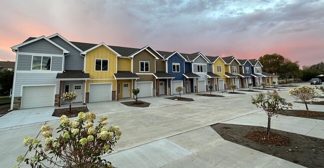 Photo - 1120 S 34th St Townhome