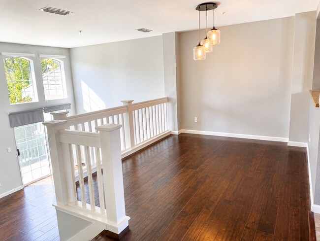 Building Photo - 635 Condor Ct