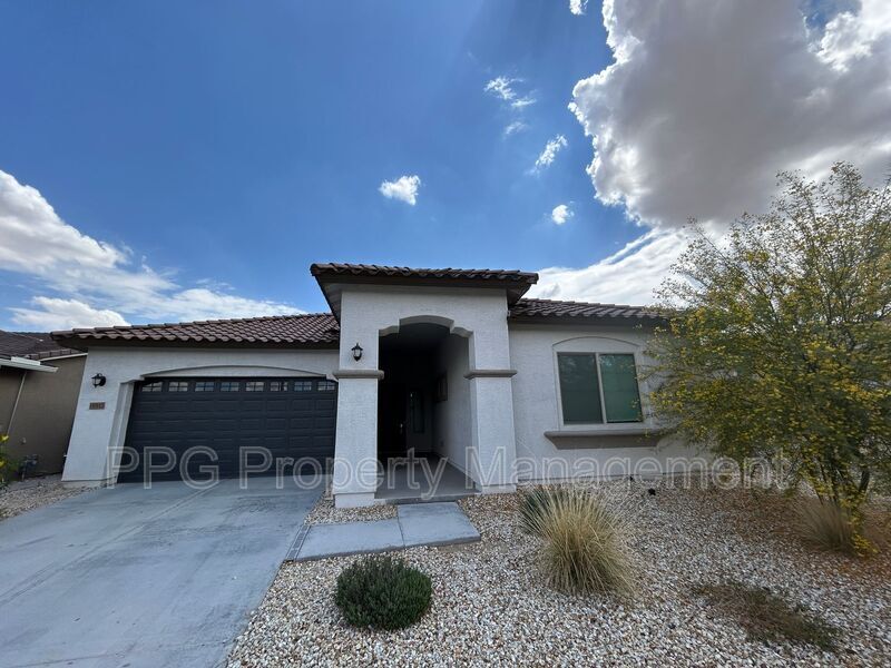 Foto principal - 18915 W Shaw Butte Dr