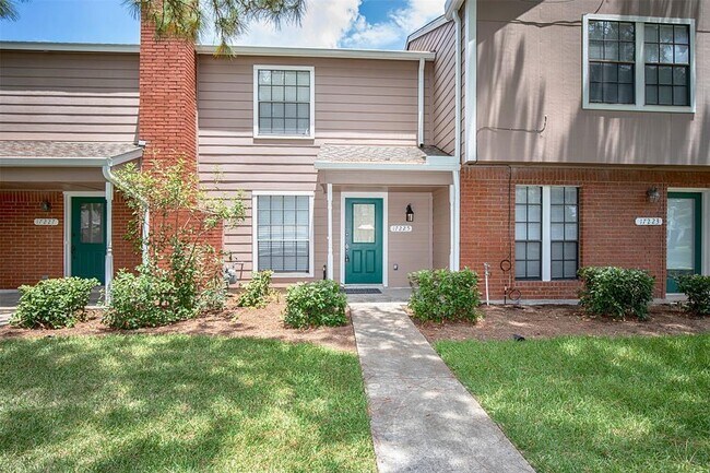Building Photo - 17225 Saturn Ln