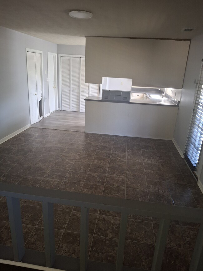 Foto del edificio - 1903 Oxford Dr