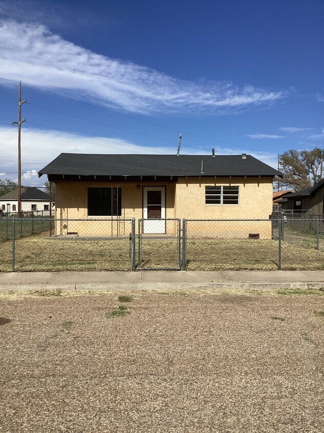 Primary Photo - Located in Portales and near ENMU Campus! ...