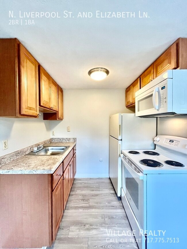 Building Photo - 65 N Liverpool St