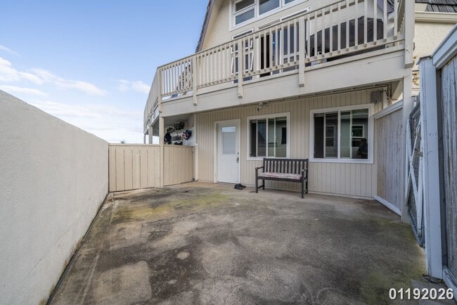 Building Photo - $2,950 / 2br - 2 BED 1 BATH DUPLEX IN KAILUA HEIGHTS (Honolulu)