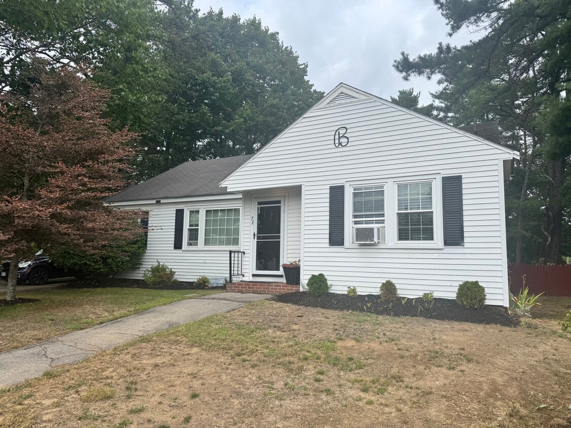 Primary Photo - 73 Ocean St