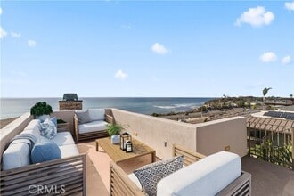 Building Photo - 1371 San Elijo Ave