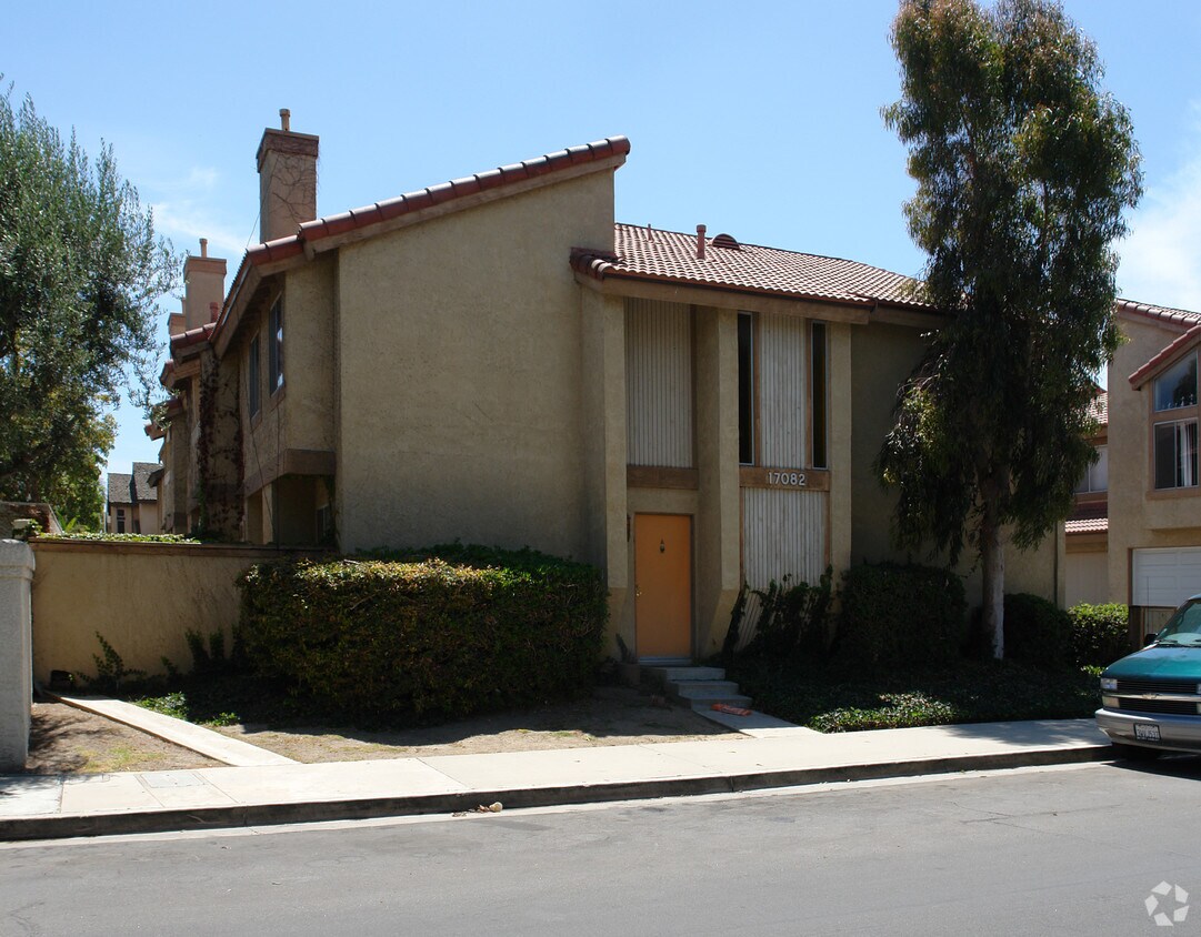 Primary Photo - 17082 Lynn Ln