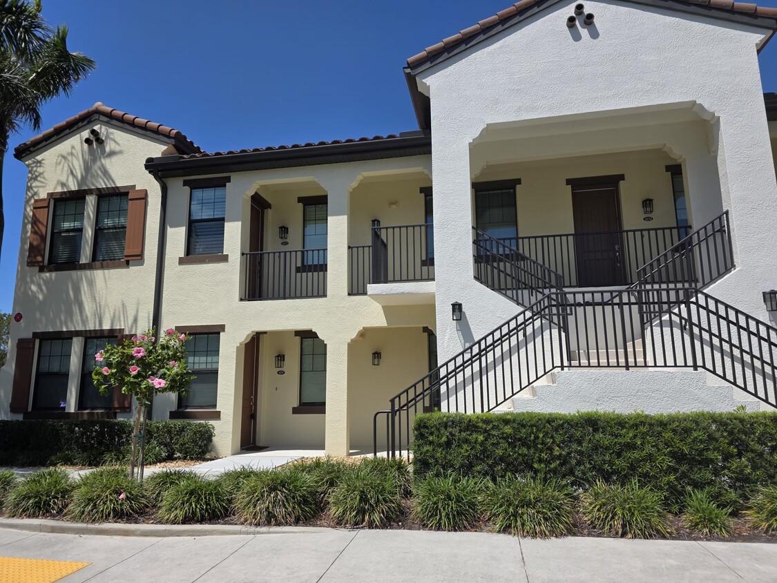 Welcome to your dream home in the highly desirable Livingston Lakes community. Built in 2016, this l - 15126 Palmer Lake Cir