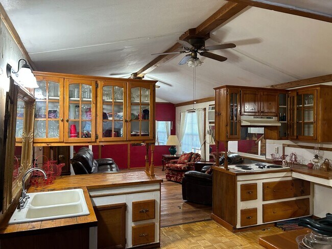Foto del edificio - Spacious 4BR House in Brownsboro