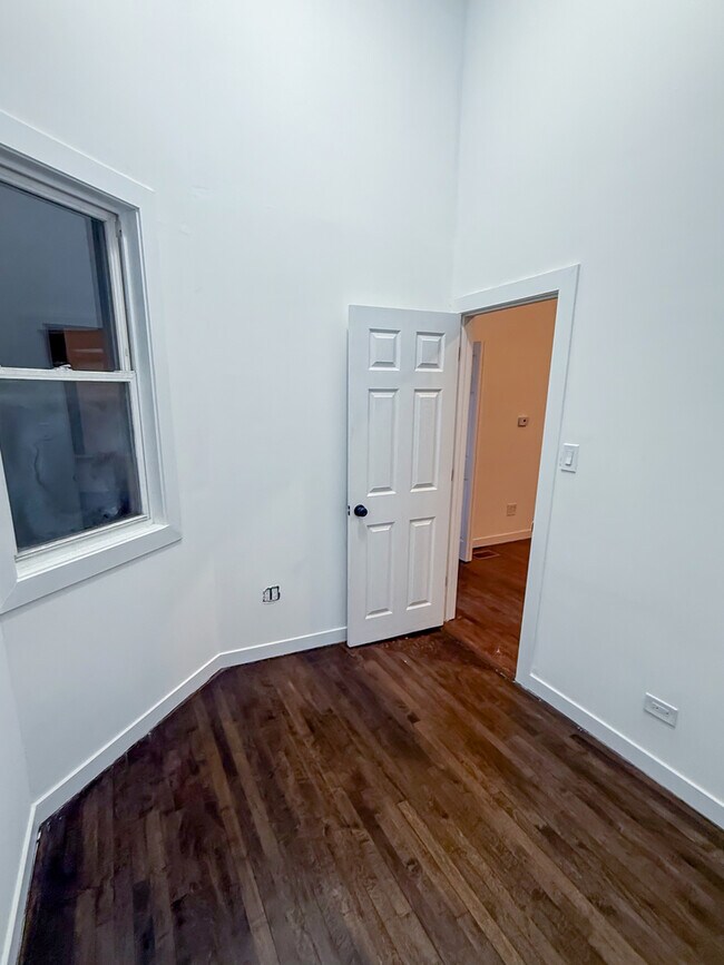 Foto del edificio - 8714 S Commercial Ave