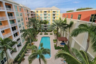 Building Photo - 804 E Windward Way