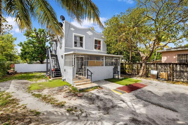 Foto del edificio - 1236 NW 28th St