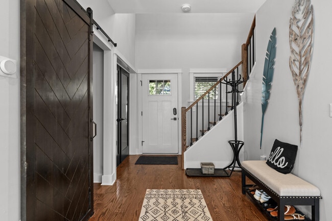 Foto del edificio - 718 N Alexander Ave