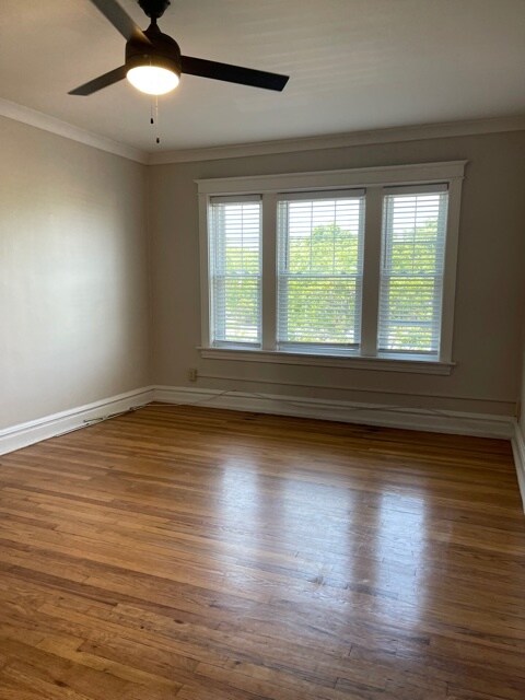 Building Photo - 762 Kingsland Ave