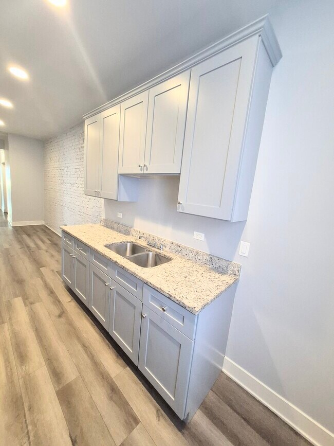 Foto del edificio - 6210 S Eberhart Ave