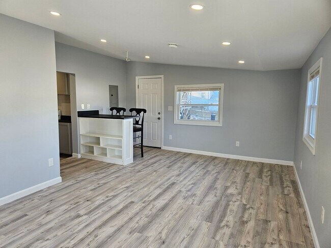 Building Photo - 47 Mechanic St