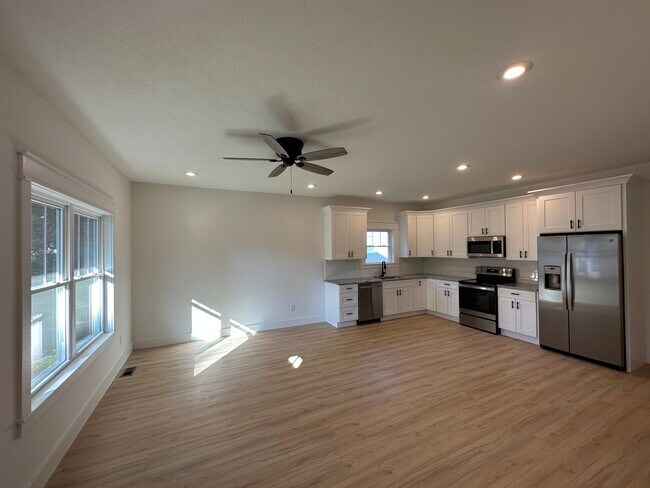 Foto del edificio - 3525 S Wickens St